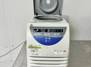 THERMO FISHER ACCUSPIN MICRO 17 R laboratory microcentrifuge