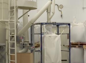 Submarine - Fill Big Bags using a hopper and scale.