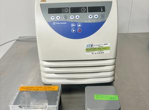 THERMO FISHER ACCUSPIN MICRO 17 R laboratory microcentrifuge